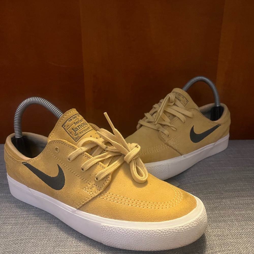 Size 6 - Nike Zoom Stefan Janoski RM SB Celestial Gold
